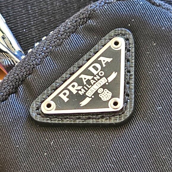 Prada Re-Edition 2005 Black bag strap with silver-tone hardware  with pouch - Picture 3 of 8